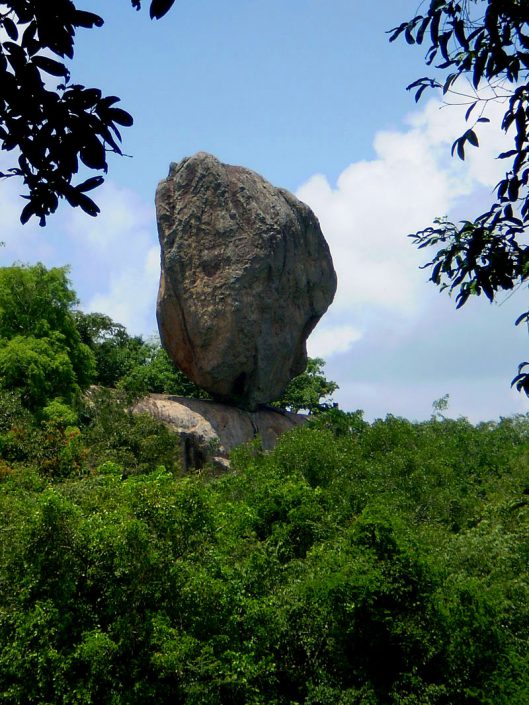 Hatthikuchchi_rock