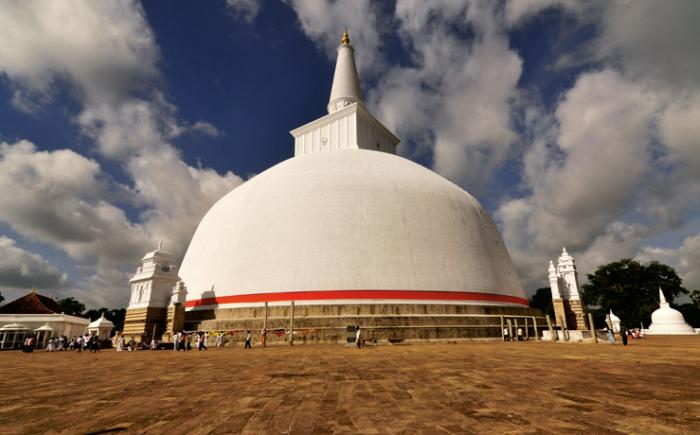 Ruwanweliseya – Anuradhapura