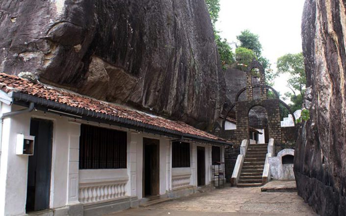 aluvihare temple