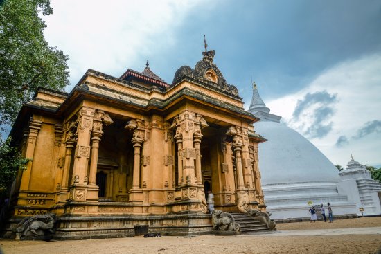kelaniya raja maha Viharaya