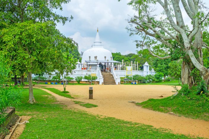 lankarama-dagoba-Anuradhapura